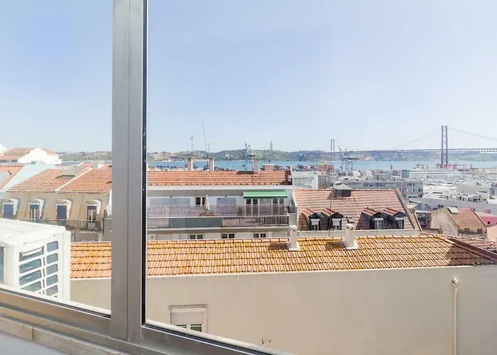 Ola Lisbon - Lapa With Panoramic View II